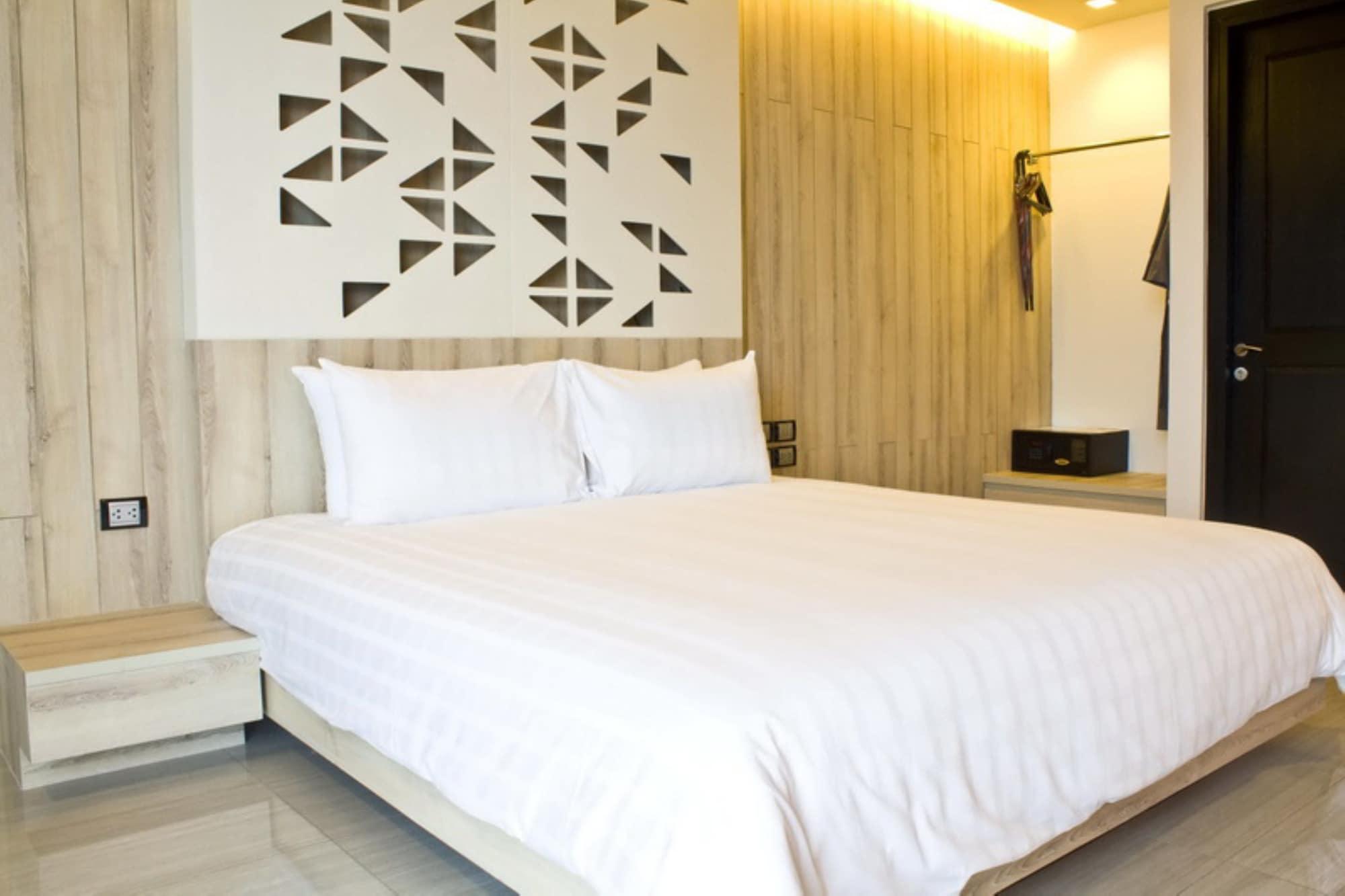 Tsix5 Phenomenal Hotel Pattaya Exterior foto