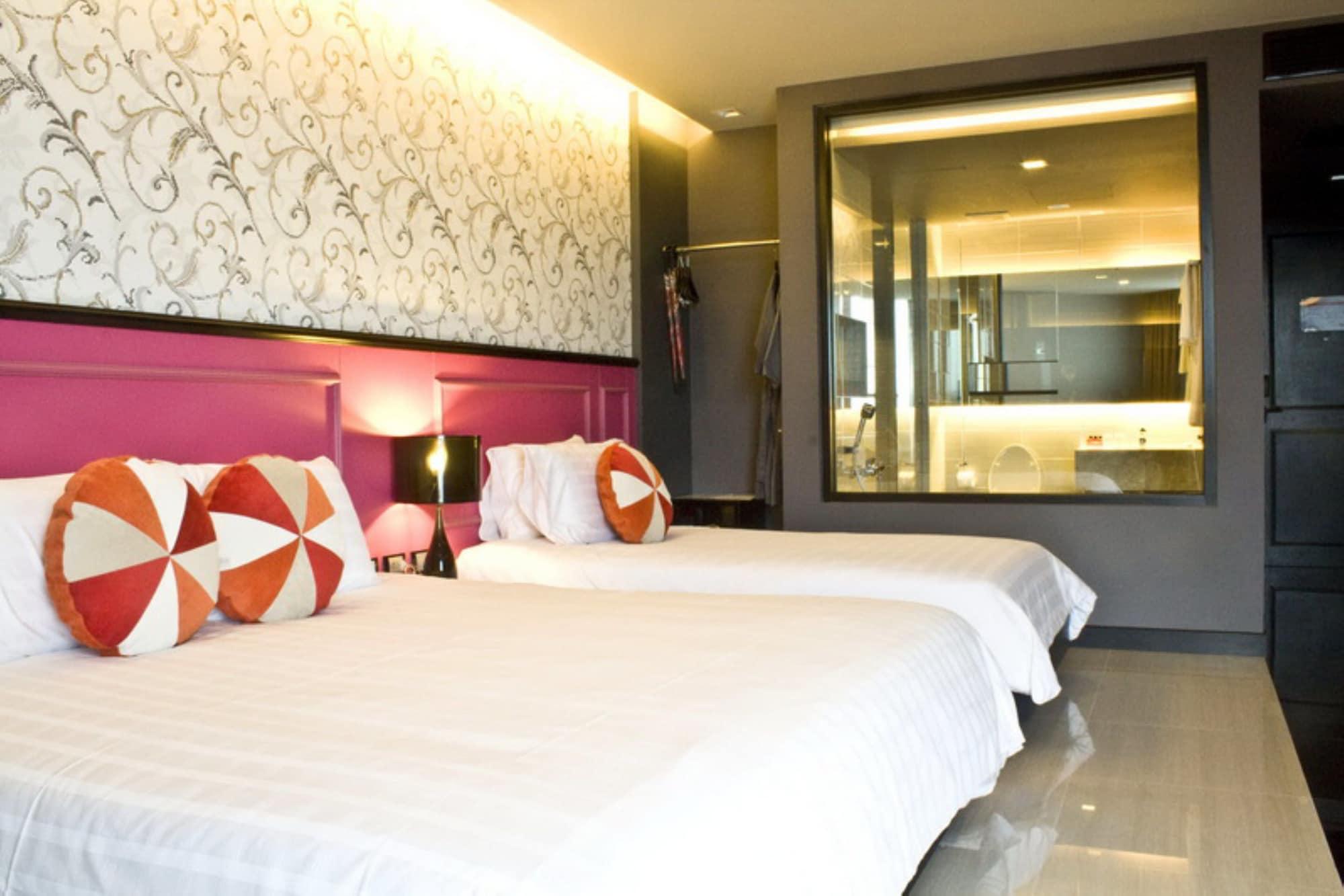 Tsix5 Phenomenal Hotel Pattaya Exterior foto