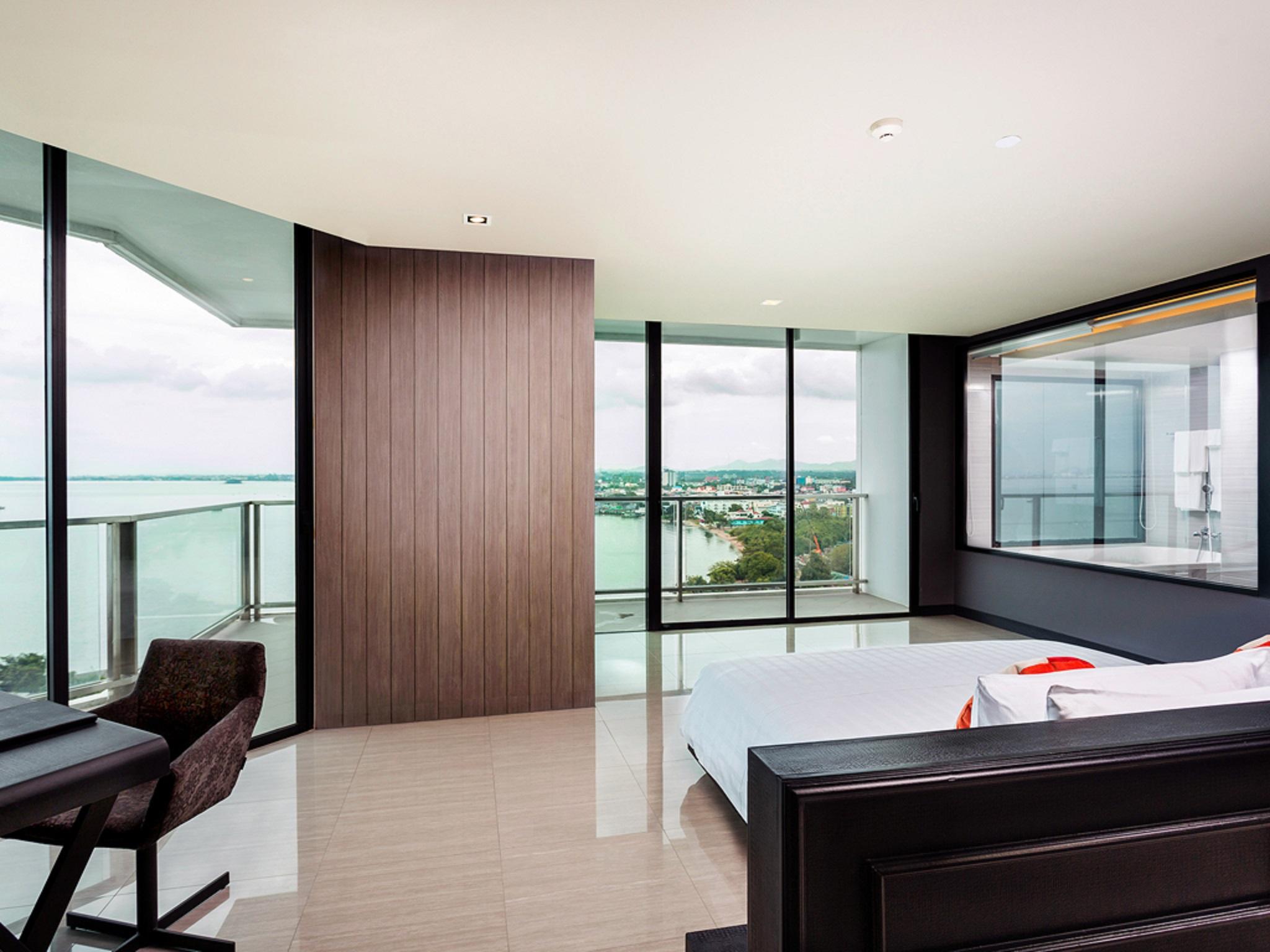 Tsix5 Phenomenal Hotel Pattaya Exterior foto