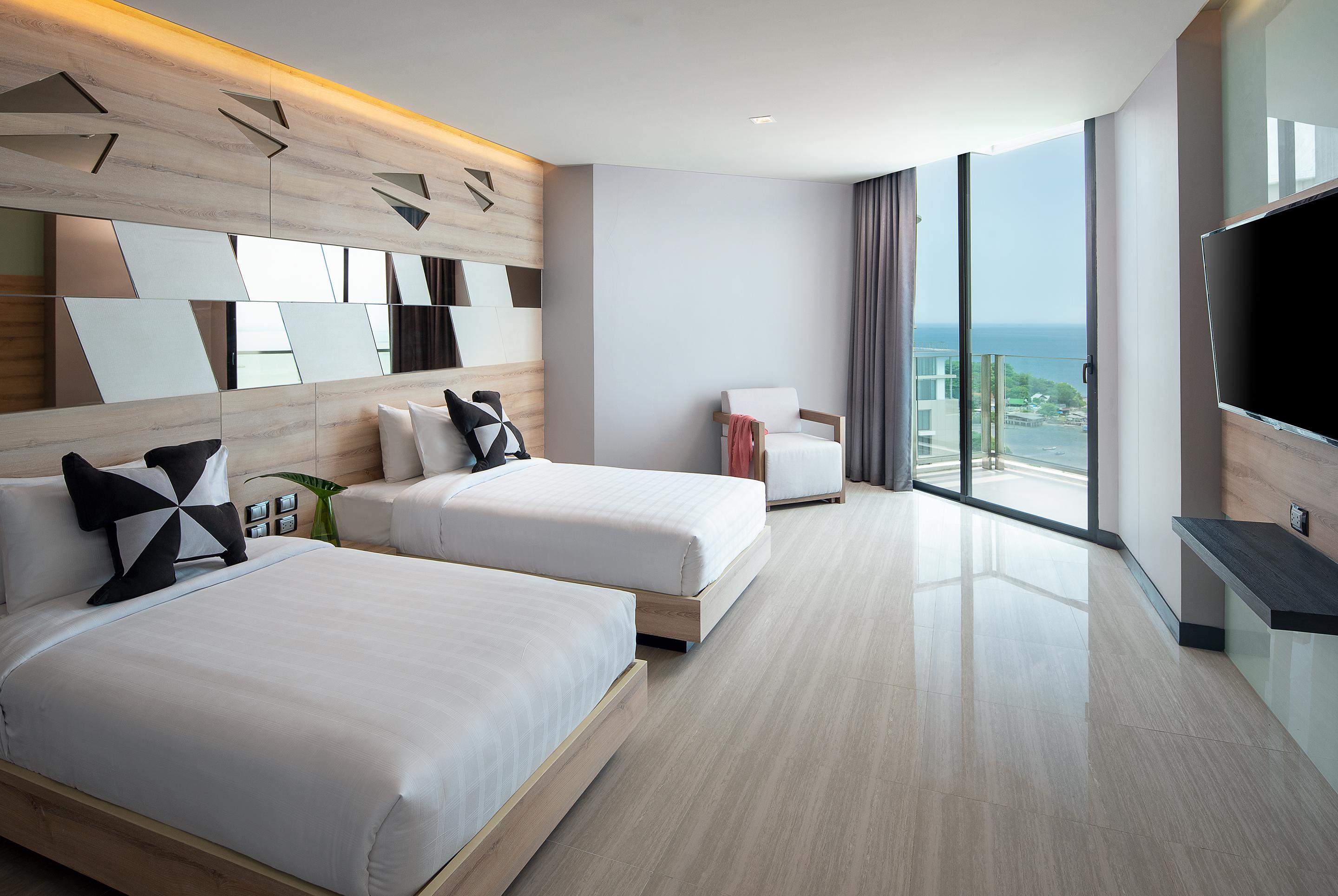 Tsix5 Phenomenal Hotel Pattaya Exterior foto
