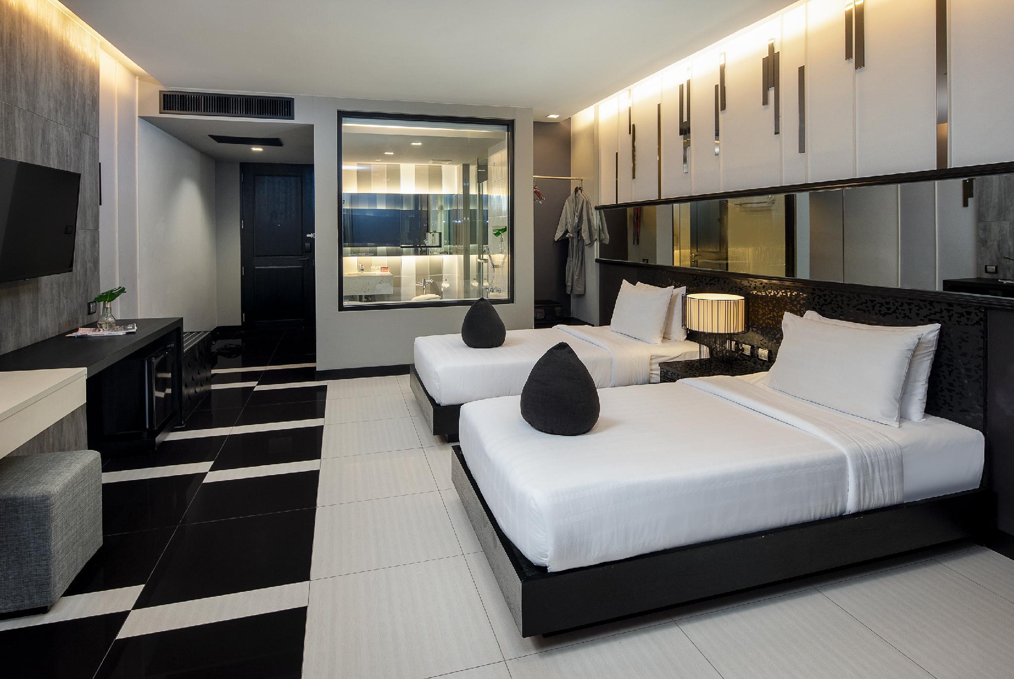 Tsix5 Phenomenal Hotel Pattaya Exterior foto