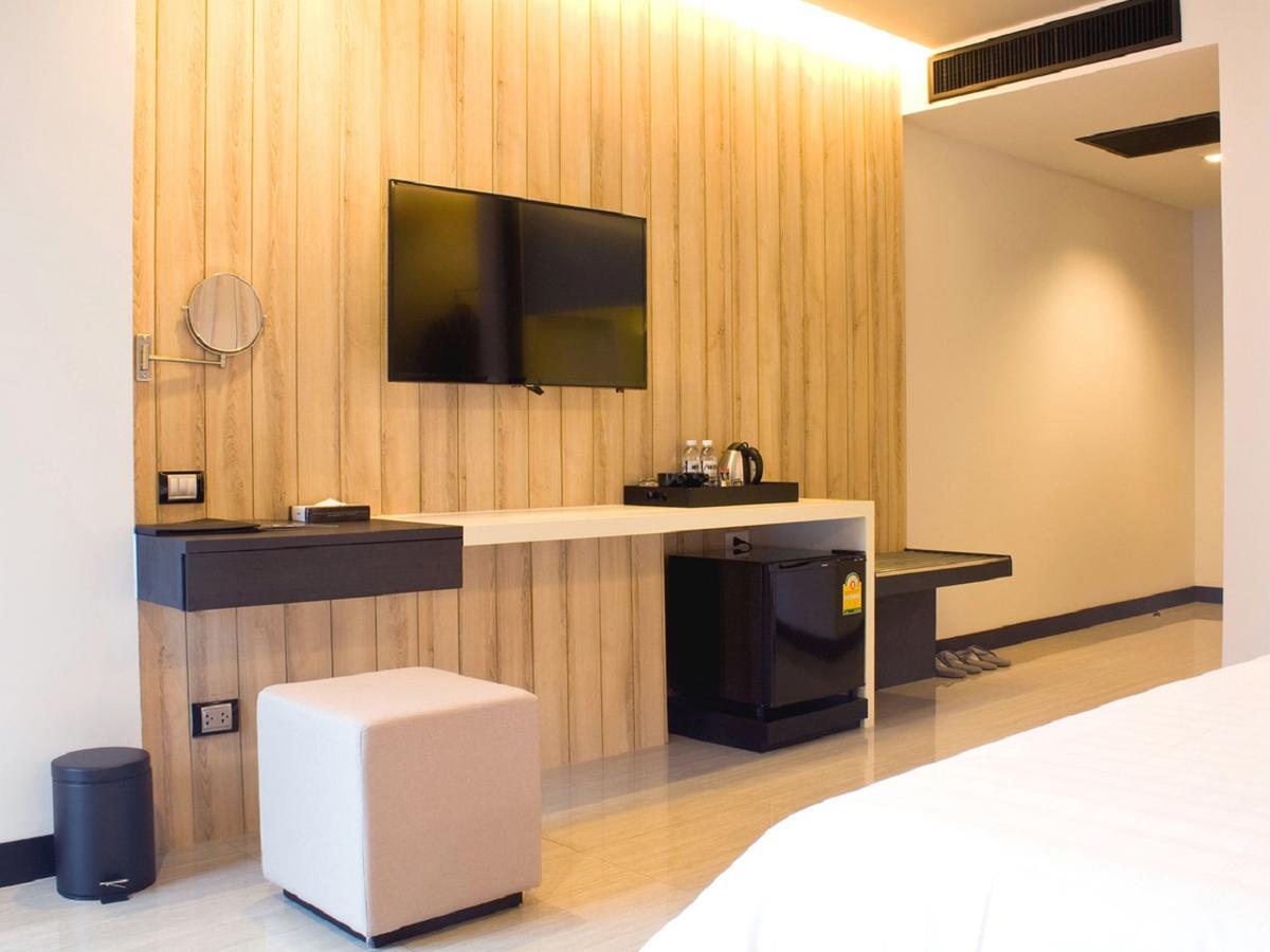 Tsix5 Phenomenal Hotel Pattaya Exterior foto
