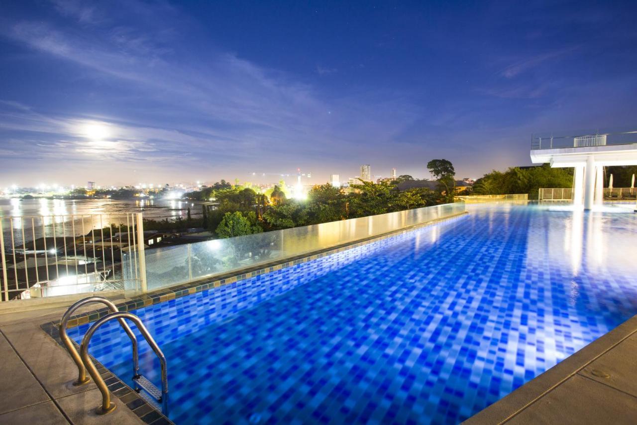 Tsix5 Phenomenal Hotel Pattaya Exterior foto